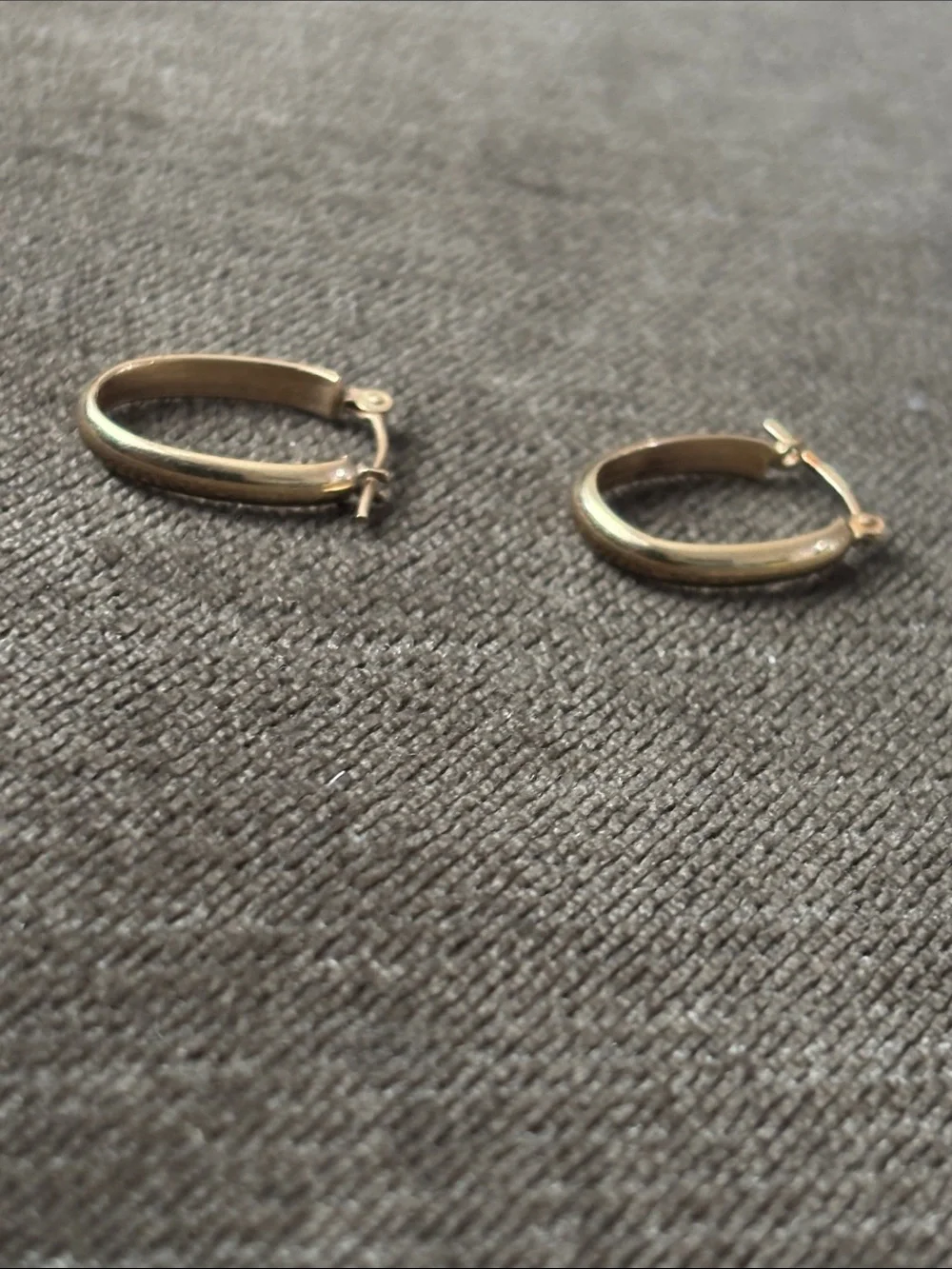 14K 585 YG Oval Hoop Earrings Real Yellow Gold Fine Jewelry